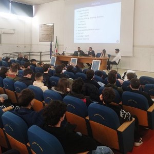 Il R.I.S. sale in cattedra all'ITIS 'Cannizzaro