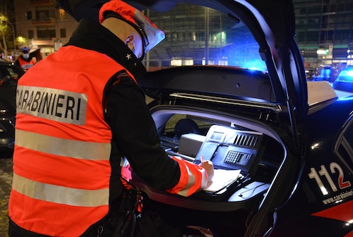 carabinieri controlli notte ilmamilio