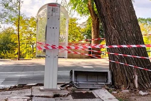 telefonoPubblico rotto frascati ilmamilio