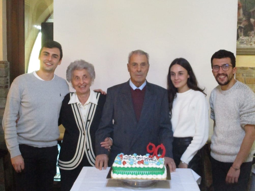 Torta di Compleanno 90 anni: un Traguardo da Festeggiare