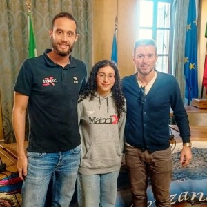 Genzano | L'assessore Ercolani riceve la visita dell’istruttore Marco Monderna e le atlete Silvia e Giorgia De Santis. Il nuoto, settore in crescita