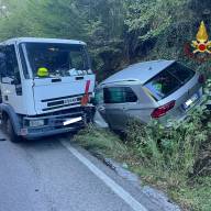 Ariccia | Incidente stradale fra autocisterna GPL ed un’autovettura, donna estratta dal veicolo dai Vigili del Fuoco