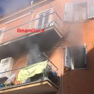 Genzano | Si sono concluse alle 13 le operazioni di spegnimento dell'appartamento a fuoco in via Guidobaldi