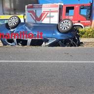 FOTO - Lanuvio | Grave incidente stradale, scontro frontale tra auto: 4 feriti, due bambini trasportati in elisoccorso