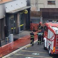 VIDEO - Incendio pasticceria: ancora in corso operazioni di bonifica 